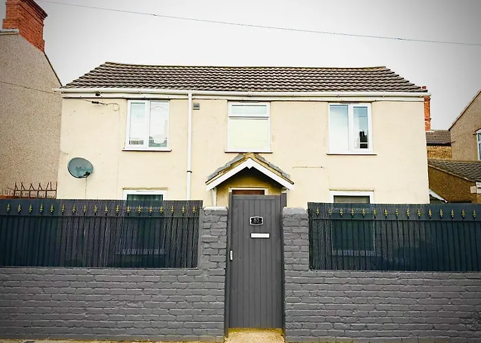 2 Bed Detached House
