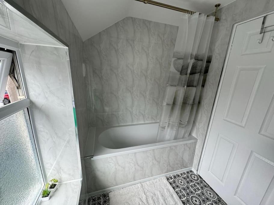 2 Bed Detached House